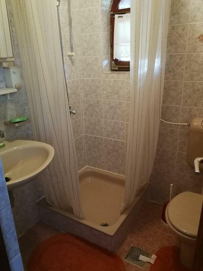 Отель Moj Dom-Toplak Jursinci Экстерьер фото